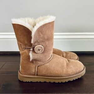 UGG Bailey Button II Suede Boots, Chestnut, 6